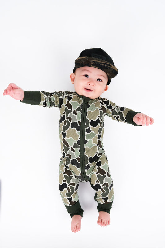 Green Distressed Camo Snoozer