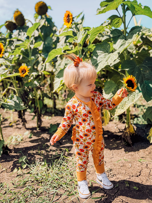 Here Comes the Sun Ribbed Ruffle Snoozer