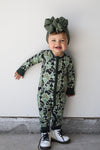 Green Distressed Camo Snoozer