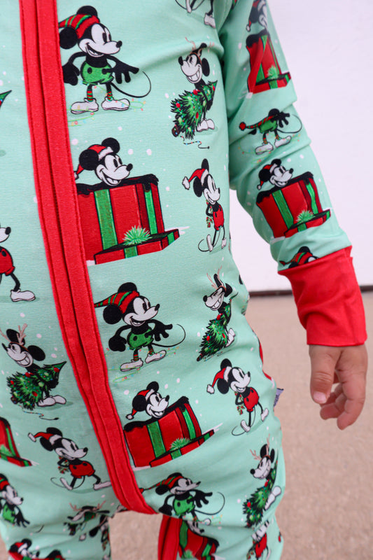 Merry Mouse Snoozer