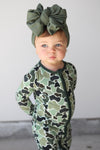 Green Distressed Camo Snoozer